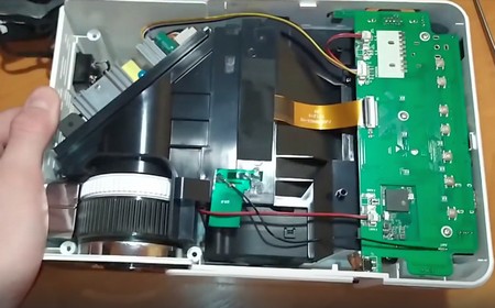 Чистка линзы проектора