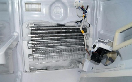 Намерзавет лёд в холодильнике LG