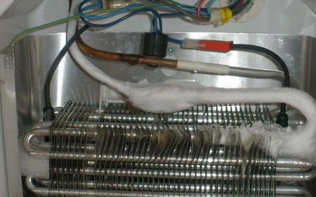 Намерзавет лёд в холодильнике LG