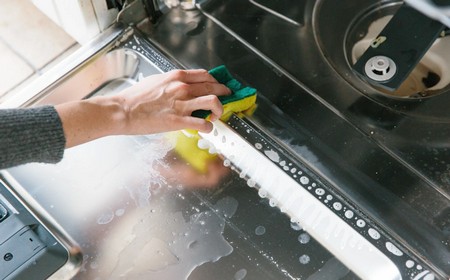 Посудомоечная машина течет