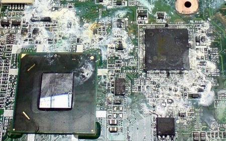 Ремонт ноутбука после залития