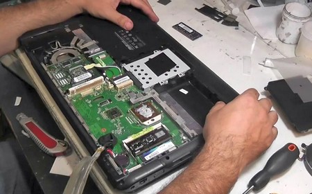 Ремонт материнской платы ноутбука