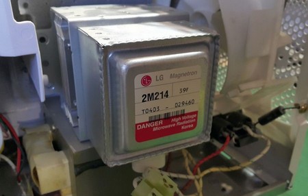 Искрит СВЧ-печь LG